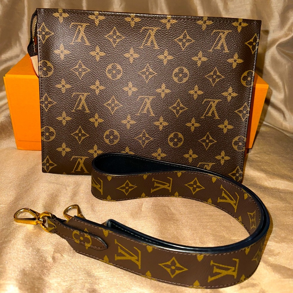 Louis Vuitton Toiletry 26